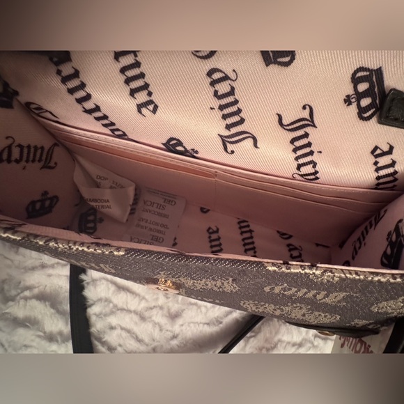 Juicy Couture Brown Logo Crossbody with Pink Bow and Heart Charm - Picture 7 of 10
